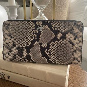 Authentic Tory Burch leather wallet